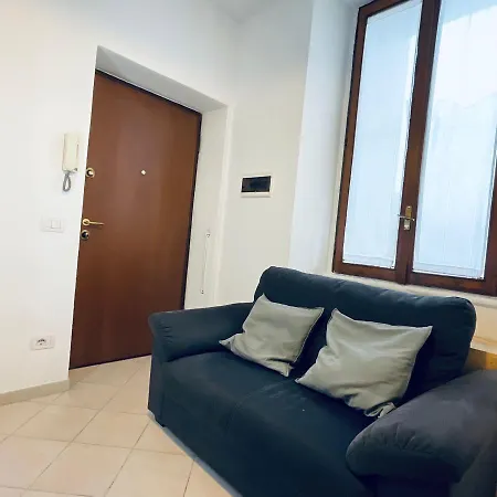 Flat In Central Navigli Milán